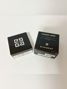 - 🌸New Givenchy Prisme Libre Loose Powder 4in1 shade 2 Satin Blanc